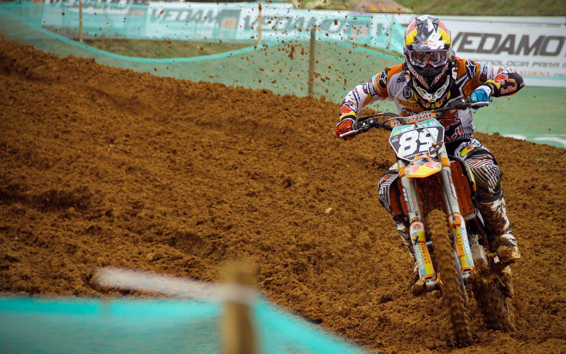 罗马诺独家辟谣贡多齐转会皇马传闻,夏窗流言再显市场浮躁