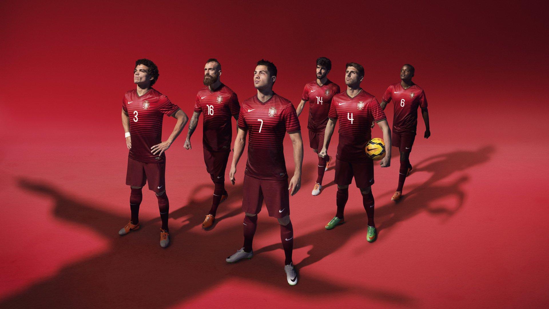 国足沙迦扎营迎战世预赛关键阶段 国脚重返第二故乡备战氛围轻松